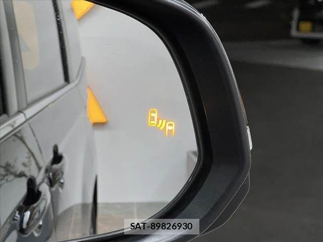 Toyota VOXY HYBRID 2024-06 8415797-5