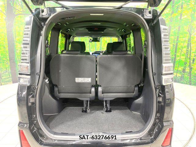 Toyota VOXY HYBRID 2019-02 8439099-10