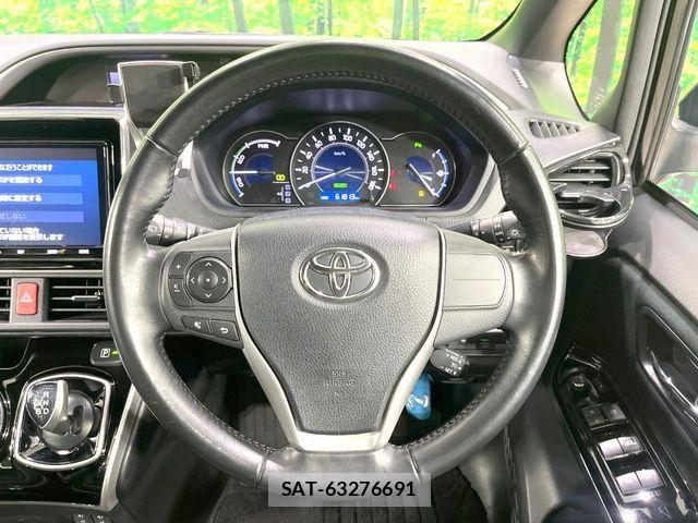 Toyota VOXY HYBRID 2019-02 8439099-11