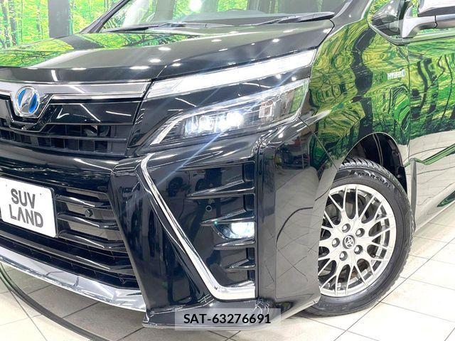 Toyota VOXY HYBRID 2019-02 8439099-12