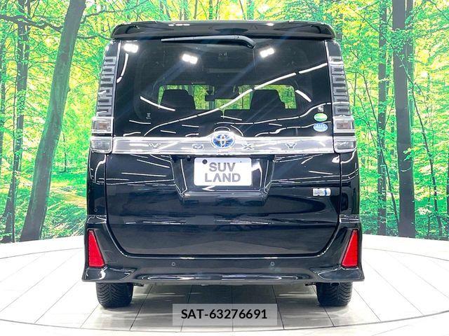 Toyota VOXY HYBRID 2019-02 8439099-15
