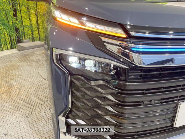 Toyota VOXY HYBRID 2024-09 8439089-12