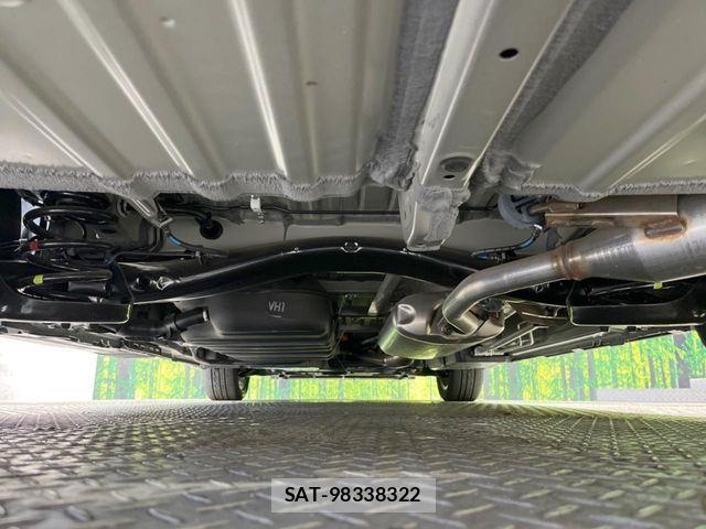 Toyota VOXY HYBRID 2024-09 8439089-18