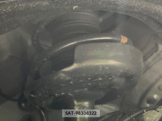 Toyota VOXY HYBRID 2024-09 8439089-19