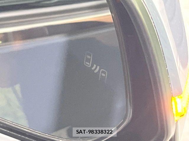 Toyota VOXY HYBRID 2024-09 8439089-6
