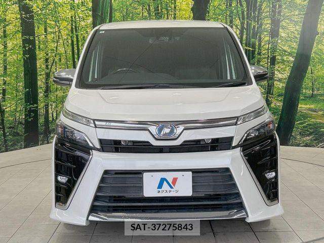 Toyota VOXY HYBRID 2018-06 8439100-14