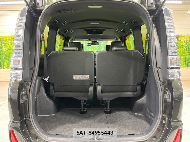 Toyota VOXY HYBRID 2021-09 8439097-10