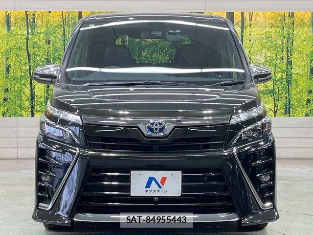 Toyota VOXY HYBRID 2021-09 8439097-14