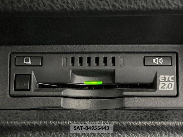 Toyota VOXY HYBRID 2021-09 8439097-6