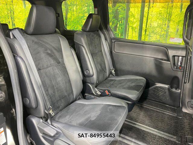Toyota VOXY HYBRID 2021-09 8439097-8