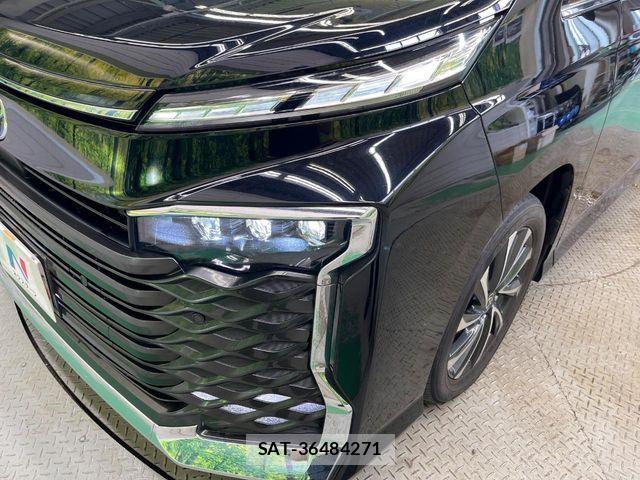 Toyota VOXY HYBRID 2023-05 8439095-12