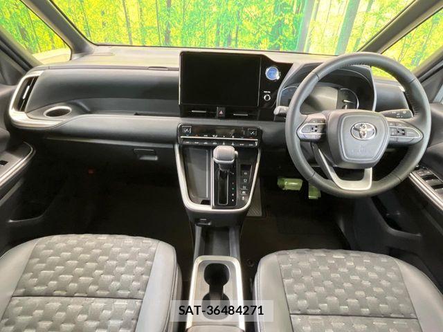 Toyota VOXY HYBRID 2023-05 8439095-1