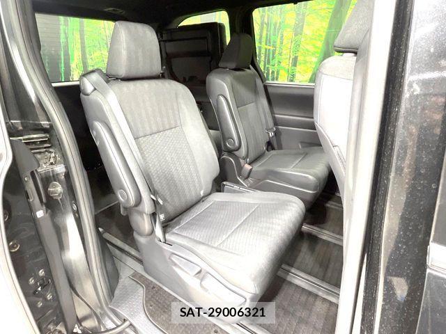 Toyota VOXY HYBRID 2022-03 8439094-9