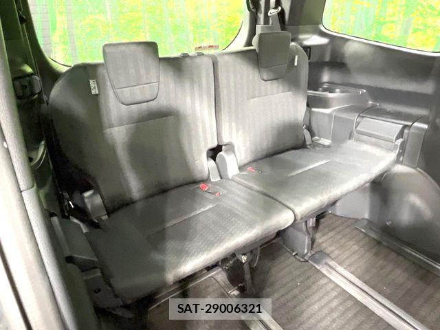 Toyota VOXY HYBRID 2022-03 8439094-10