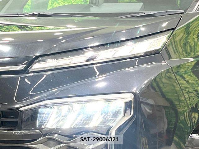 Toyota VOXY HYBRID 2022-03 8439094-12