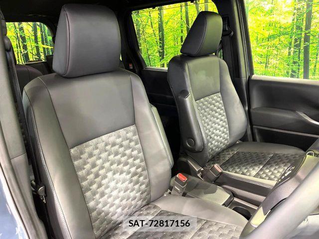 Toyota VOXY HYBRID 2022-12 8439092-8