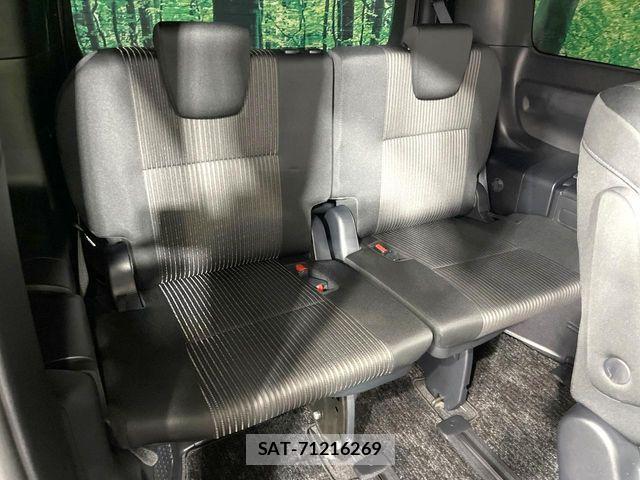 Toyota VOXY HYBRID 2018-03 8439098-10