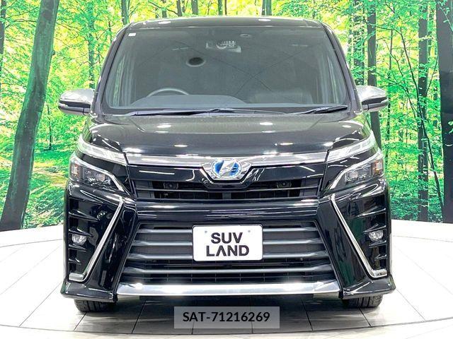 Toyota VOXY HYBRID 2018-03 8439098-15