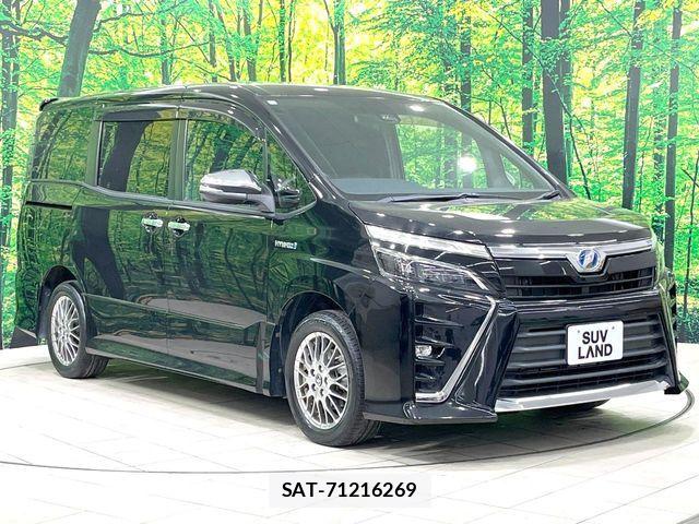 Toyota VOXY HYBRID 2018-03 8439098-18