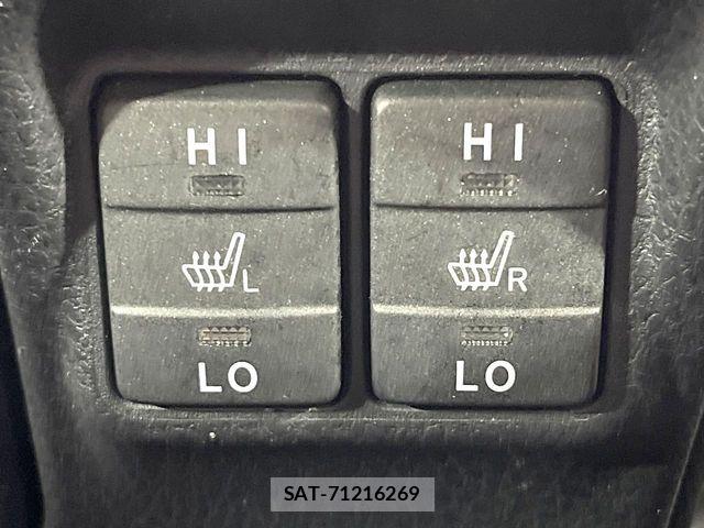 Toyota VOXY HYBRID 2018-03 8439098-5