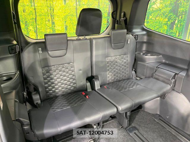 Toyota VOXY HYBRID 2026-02 8439090-9