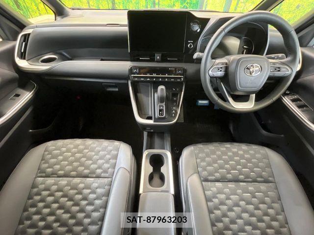 Toyota VOXY HYBRID 2025-07 8439091-1