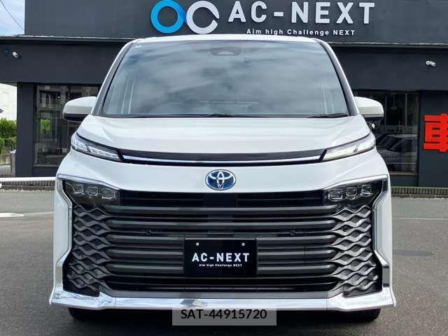 Toyota VOXY HYBRID 2022-07 8458755-13