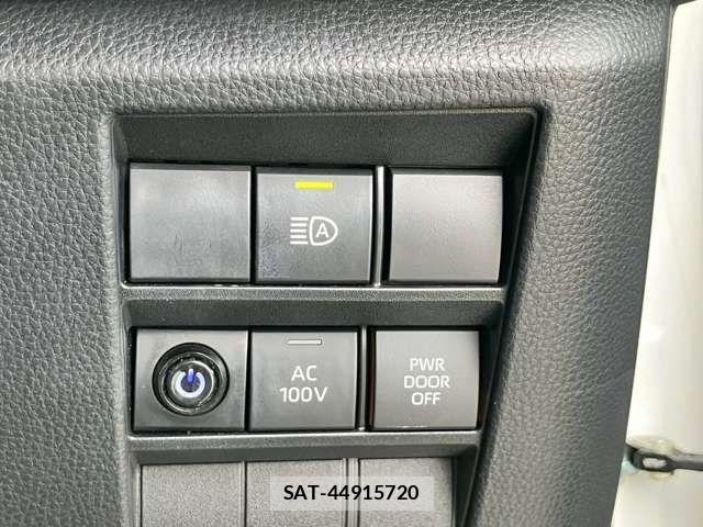 Toyota VOXY HYBRID 2022-07 8458755-4