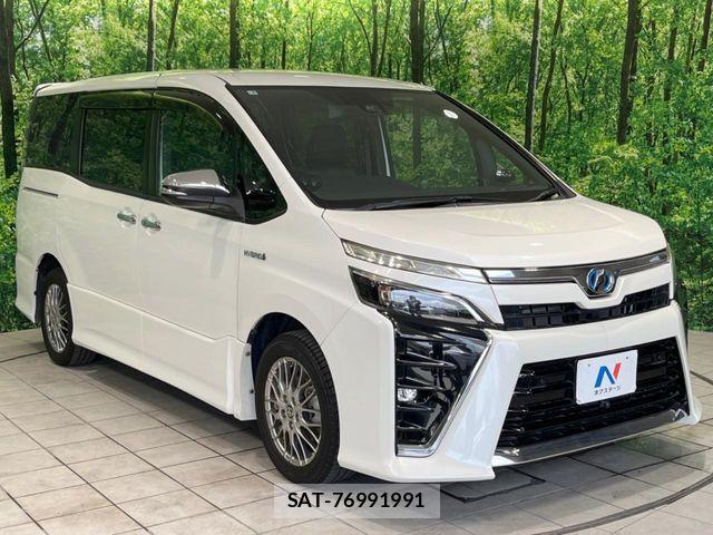 Toyota VOXY HYBRID 2019-04 8458756-17