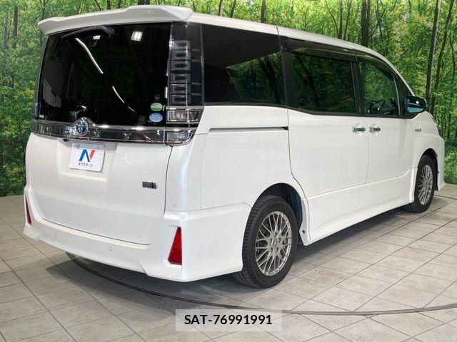 Toyota VOXY HYBRID 2019-04 8458756-18
