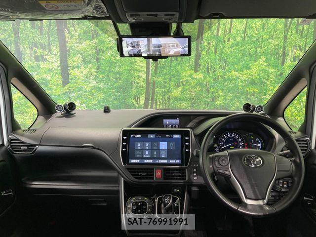 Toyota VOXY HYBRID 2019-04 8458756-1