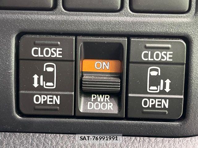 Toyota VOXY HYBRID 2019-04 8458756-5
