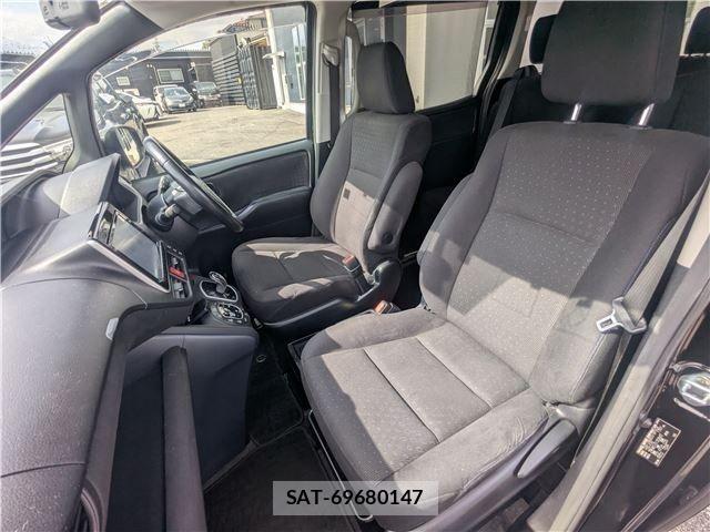 Toyota VOXY HYBRID 2015-07 8458760-12