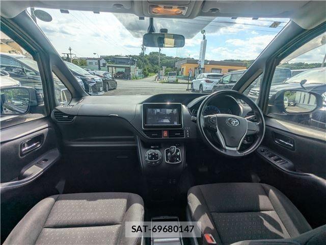Toyota VOXY HYBRID 2015-07 8458760-1