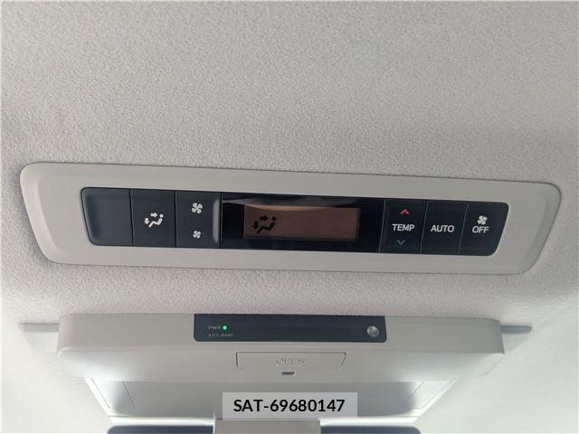Toyota VOXY HYBRID 2015-07 8458760-26