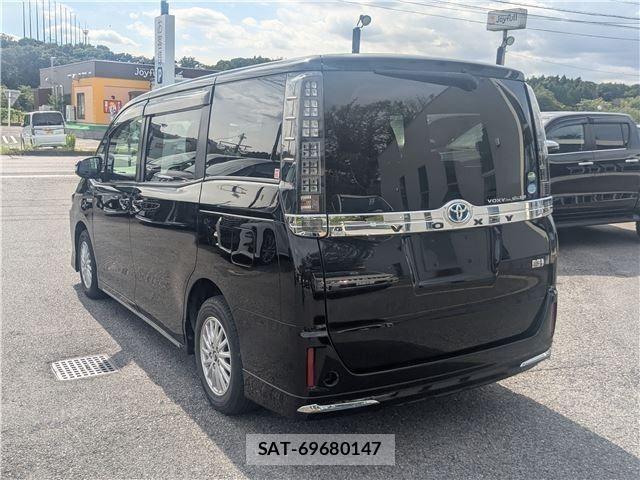 Toyota VOXY HYBRID 2015-07 8458760-3