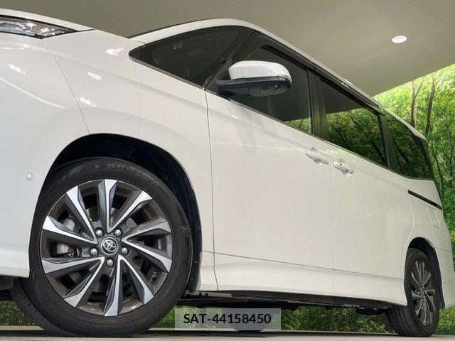 Toyota VOXY HYBRID 2024-04 8458748-13