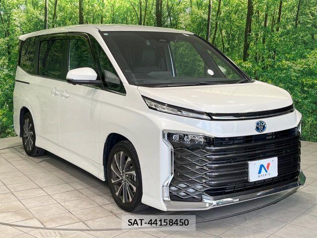 Toyota VOXY HYBRID 2024-04 8458748-16