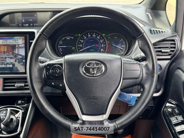 Toyota VOXY HYBRID 2021-05 8458758-12