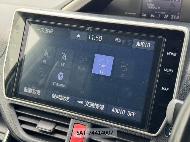 Toyota VOXY HYBRID 2021-05 8458758-19