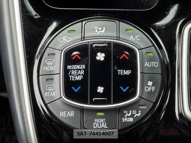 Toyota VOXY HYBRID 2021-05 8458758-21