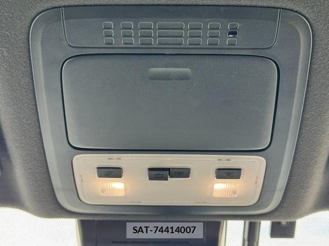 Toyota VOXY HYBRID 2021-05 8458758-28