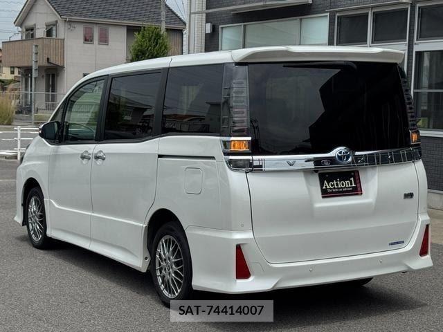 Toyota VOXY HYBRID 2021-05 8458758-3