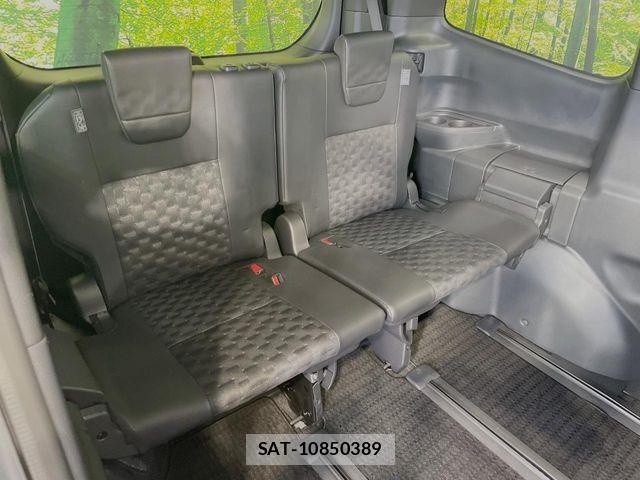 Toyota VOXY HYBRID 2022-12 8458753-9