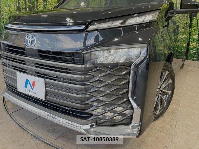 Toyota VOXY HYBRID 2022-12 8458753-12
