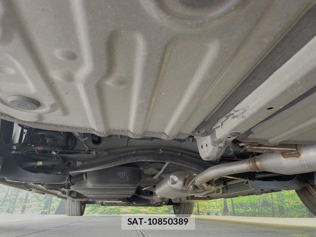 Toyota VOXY HYBRID 2022-12 8458753-19