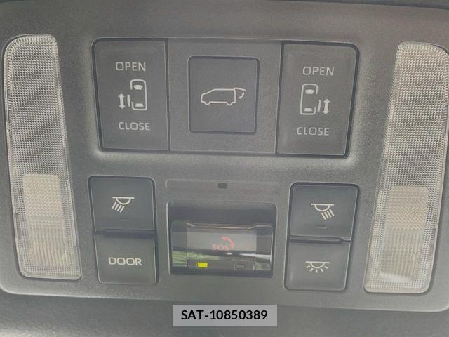 Toyota VOXY HYBRID 2022-12 8458753-2