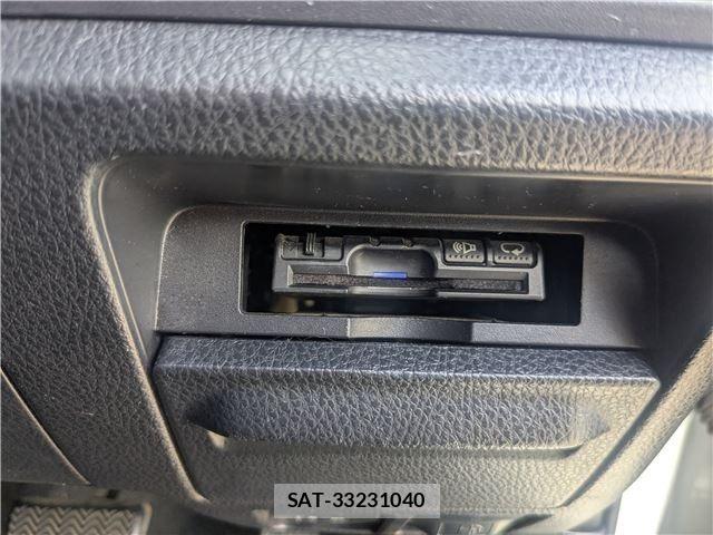 Toyota VOXY HYBRID 2015-12 8458764-18