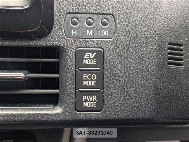 Toyota VOXY HYBRID 2015-12 8458764-25