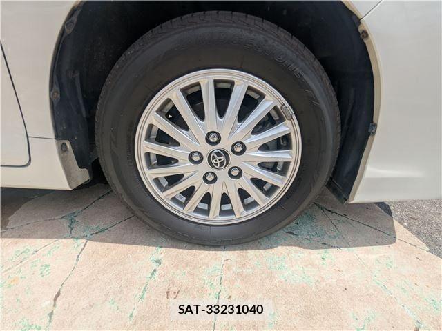 Toyota VOXY HYBRID 2015-12 8458764-8